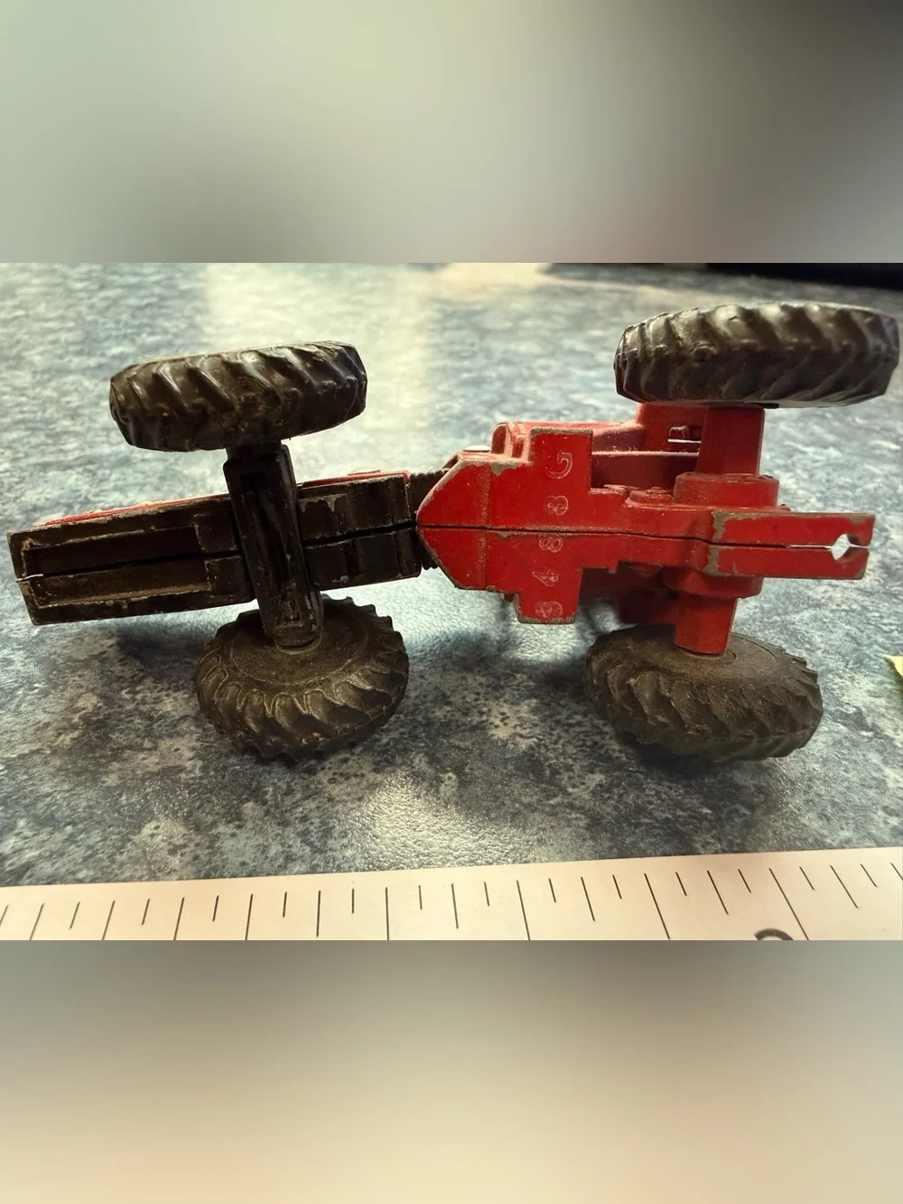 Vintage ERTL 1/64 International Harvester 6388 2+2 Tractor with Round Baler